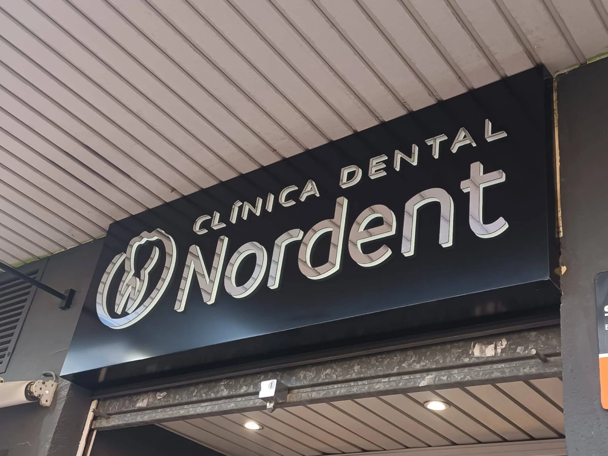 rótulo clínica dental